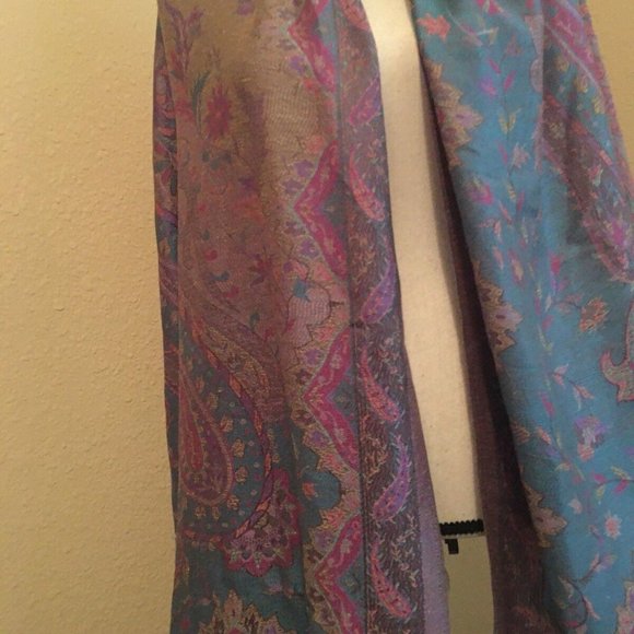 Pretty Vintage Fringed scarf 100% Acrylic - Picture 4 of 12